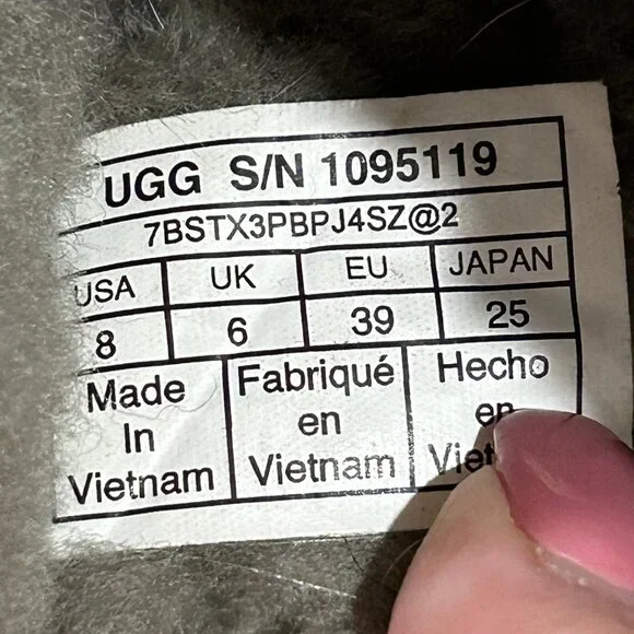 UGG Gray Plush Slippers/Clogs 8 - Picture 4 of 4